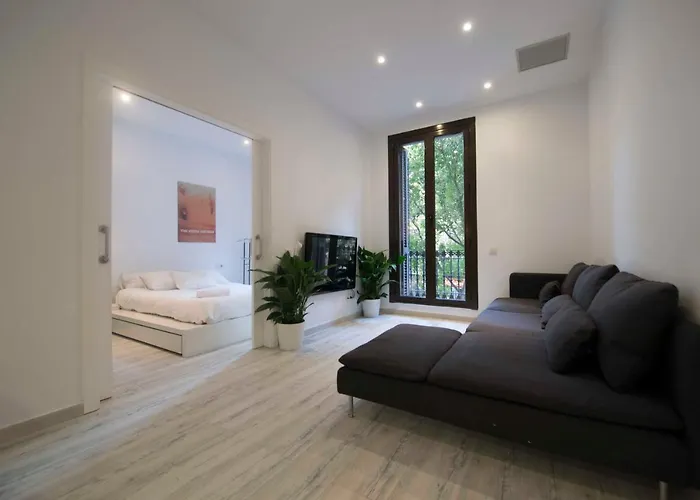 Roger De Lluria Design Apartment